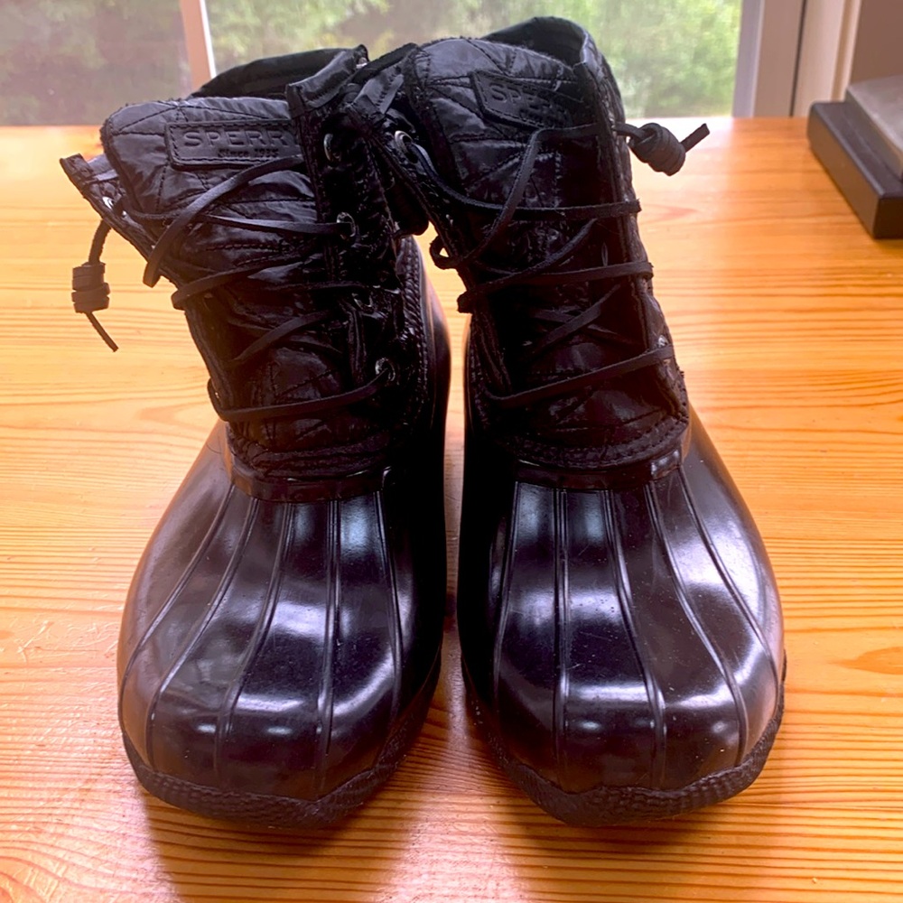 GUC black Sperry duck boots size 6. Lace up front/ side zipper.